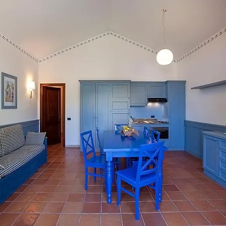 All'interno Del Villaggio Cala Mancina מלון דירות *