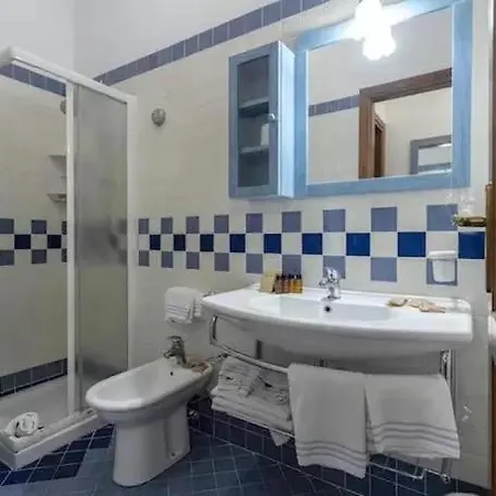 All'interno Del Villaggio Cala Mancina *